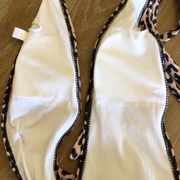 NWOT Womens Leopard Print Tie Wrap Around One Piece Swimsuit Size Small - Picture 9 of 13